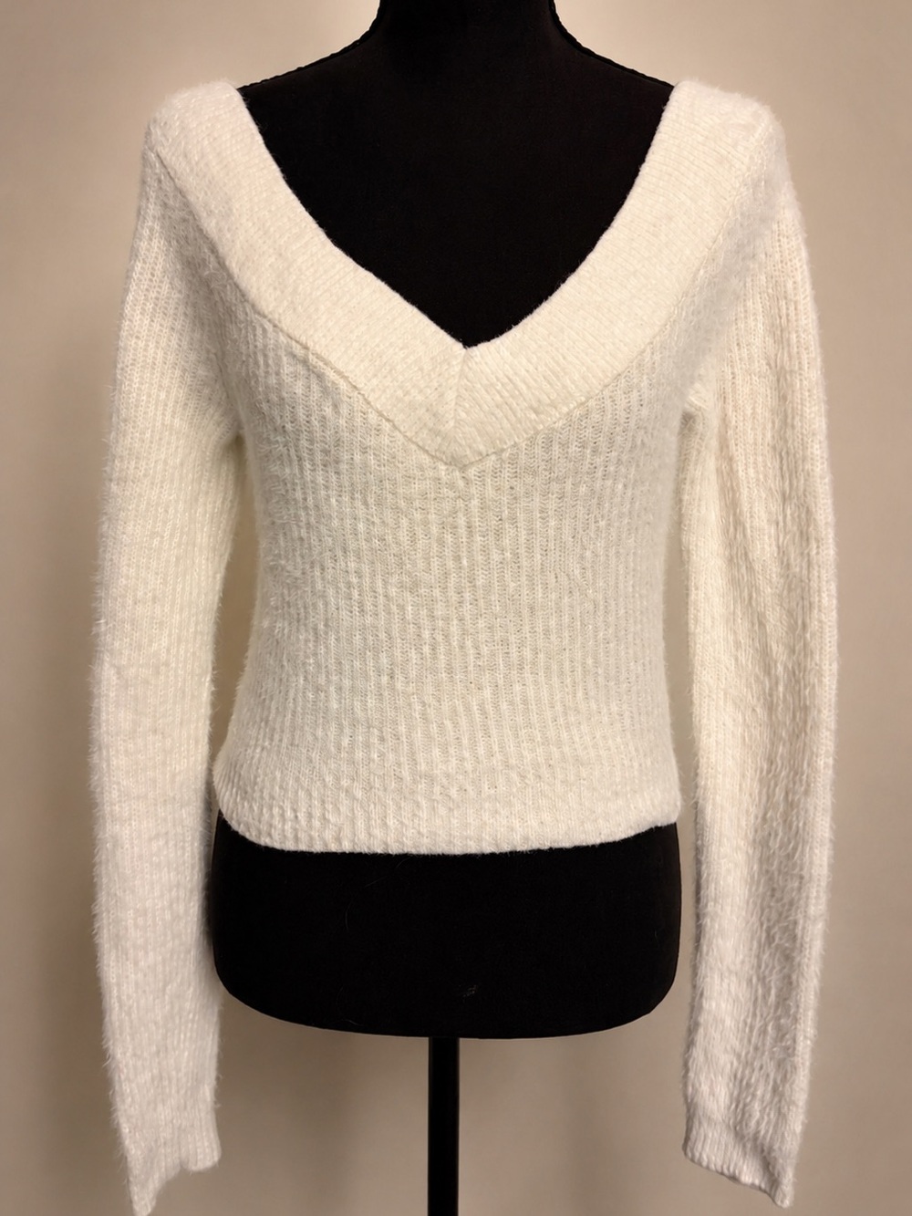 American Eagle Ivory Fuzzy V-Neck Sweater Medium